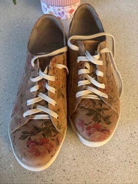 Dansko women’s leather sneakers